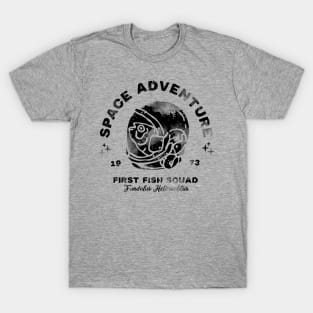 Space Traveller Fish Vintage Design T-Shirt